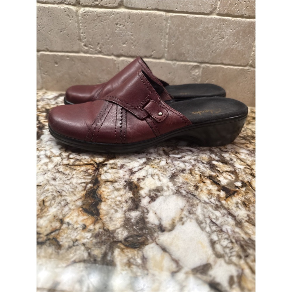 Clarks Womens Burgundy Leather Clogs Mules Laser Cut Wedge Shoes Size 8